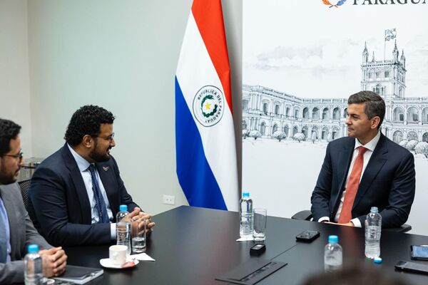 Paraguay evalúa posible colaboración en materia de transporte con Emiratos Árabes