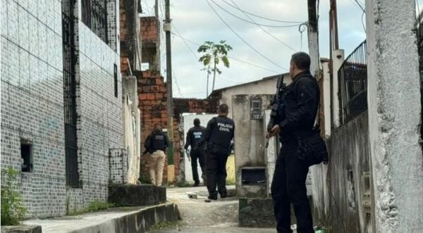 Popular / Más de 30 supuestos integrantes del Comando Vermelho, detenidos en el noreste de Brasil