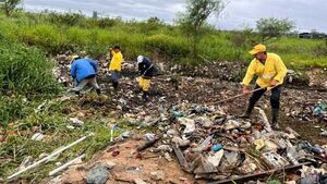 Dirección de Servicios Urbanos recupera sector de la Bahía de Asunción tras intensa semana de limpieza