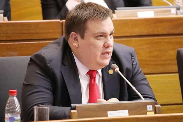 Acusan a gobernador de Guairá de presionar para cambios en el IPS - Política - ABC Color