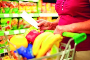 Inflación: Caída de 0,1% por combustibles, alimentos al alza