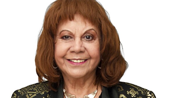 Clotilde Cabral celebró sus 50 años de labor