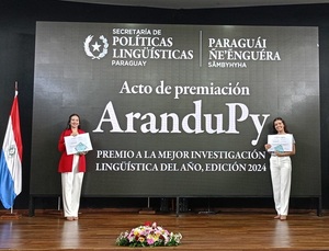 Entrega del premio AranduPy en Casa de la Integración