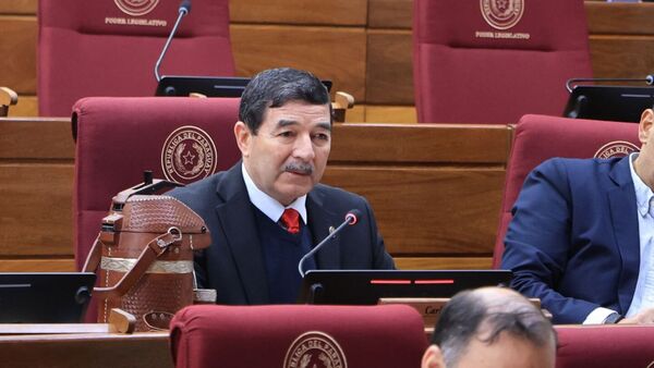 Cruce entre senador y Enrique Riera por uso de polígrafos en ascensos policiales