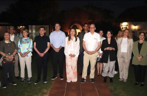 El Príncipe Alberto II de Mónaco visitó las Misiones Jesuíticas en Itapúa - Nacionales - ABC Color