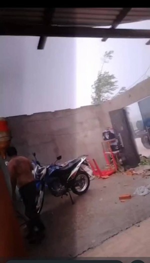 Popular / Temporal hizo volar techos de varias viviendas en Puerto Casado