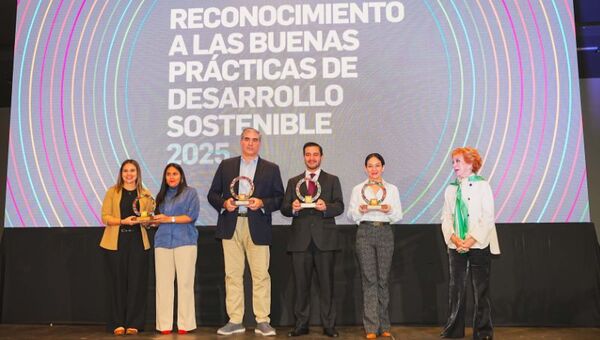 ueno bank recibió el “Reconocimiento a las Buenas Prácticas de Desarrollo Sostenible 2025” de la mano del Pacto Global