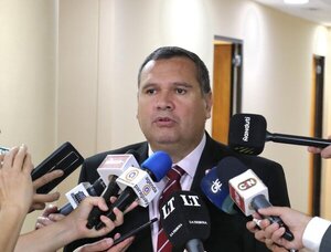 Derlis Maidana pide a Carlos Núñez "no apurarse" en decidir su salida de Honor Colorado