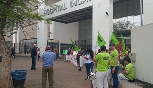 Enfermeros del IPS protestan y exigen reajuste salarial