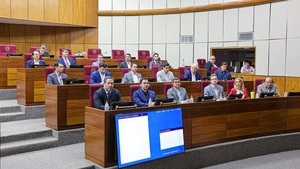 Senado convoca al MEF y al MOPC por millonaria deuda con constructoras