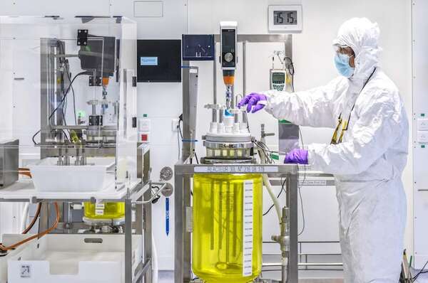 CAPACINFAR cumple 20 años transformando vidas a través de la ciencia  - Negocios - ABC Color