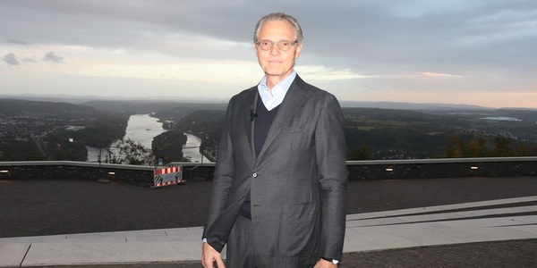 “El futuro está en mirar más allá de nuestras fronteras”