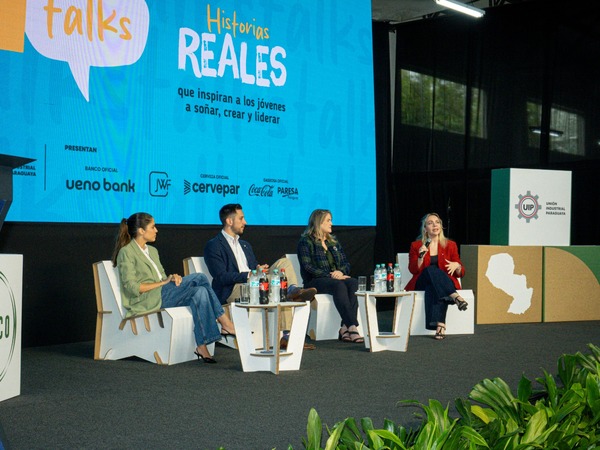 Coca-Cola Paresa presente en la FEPY Talks, un espacio que conecta industria e innovación