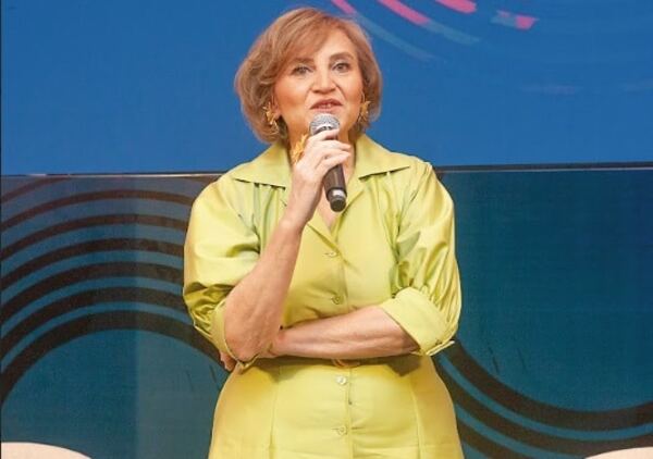 La huella de las cuerdas de Berta Rojas con artistas latinos