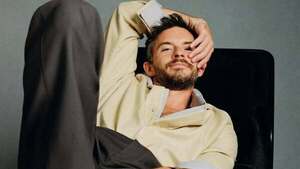 Los maduritos son los favoritos: El hombre más sexy del mundo es canoso y flaquito