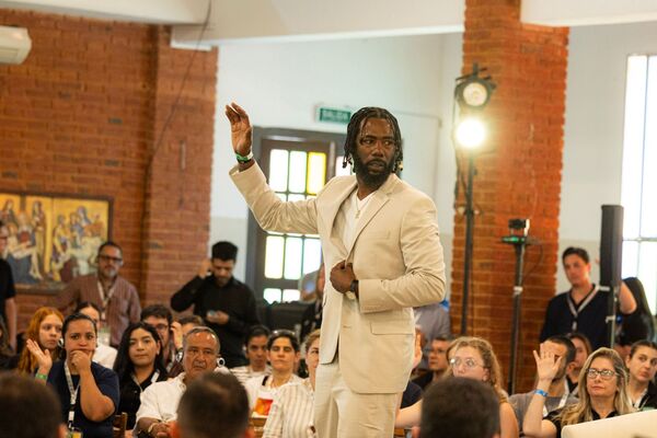 El Semáforo de Eliminación de Pobreza, protagonista del documental global “La misión de Kiana”