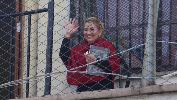 El Supremo de Bolivia anula sentencia de ex presidenta Áñez y ordena "inmediata" liberación