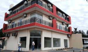 Allanan Fiscalía de Luque por presunta falsificación y usurpación - Noticiero Paraguay