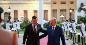 Diputados da un apoyo clave a las renovables en medio de la visita del príncipe de Mónaco