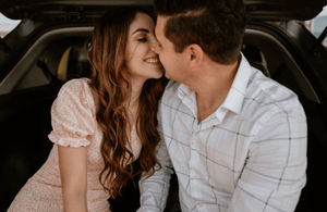 Vogue desata debate al afirmar que “tener novio ya no está de moda”