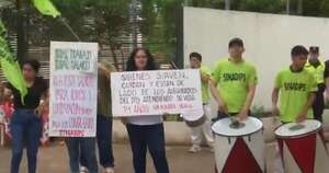 La Nación / Enfermeras del IPS se movilizan y piden un servicio más digno para los asegurados