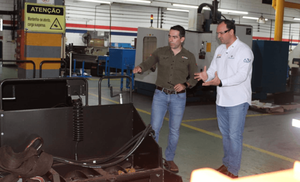 Gobernador anuncia la adquisición de equipo de micropavimentación asfáltica - Noticiero Paraguay