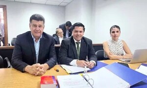 Efraín Alegre queda sobreseído antes de iniciar su juicio por facturas presuntamente falsas