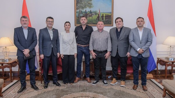 Gobierno distribuirá 100 ambulancias en todo el país y ya suman 220 las adquiridas por Itaipú