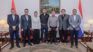 Gobierno entregará 100 nuevas ambulancias en todo el país