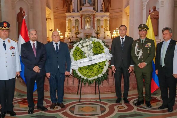 Popular / Homenaje por 134.° aniversario de la Policía de Colombia