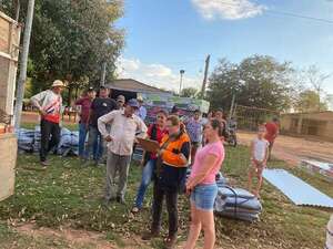 Tras prolongada espera, llega asistencia a los afectados por temporal en Santaní - Nacionales - ABC Color