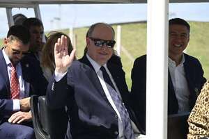 Elogios del Príncipe Alberto II de Mónaco en su visita al COP - Polideportivo - ABC Color