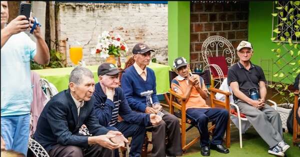 La Nación / Proponen que adultos mayores paguen menos por agua y luz