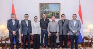 La Nación / Gobierno prepara la entrega de más de 200 ambulancias