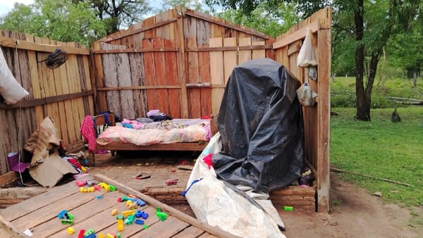 Temporal destrozó precarias viviendas en Casado y San Pedro