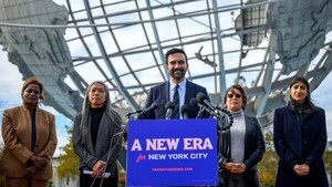 Nueva York: Musulmán socialista ganó en una noche electoral teñida de azul