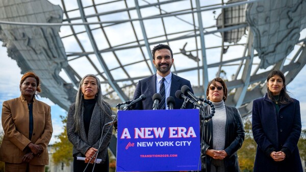 Nueva York: Musulmán socialista ganó en una noche electoral teñida de azul