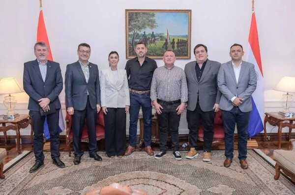 Popular / Ojerepartita más ambulancias para todos los departamentos