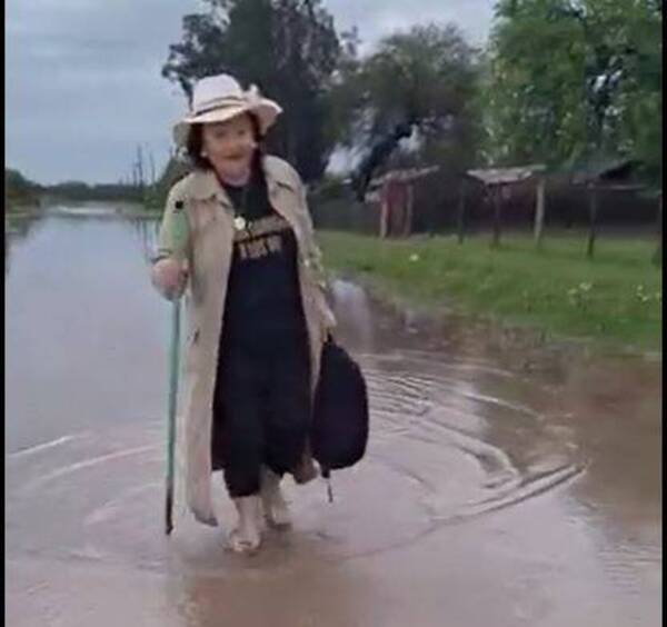 Jueza de paz del Chaco, de 73 años, pasa odisea para llegar a su despacho