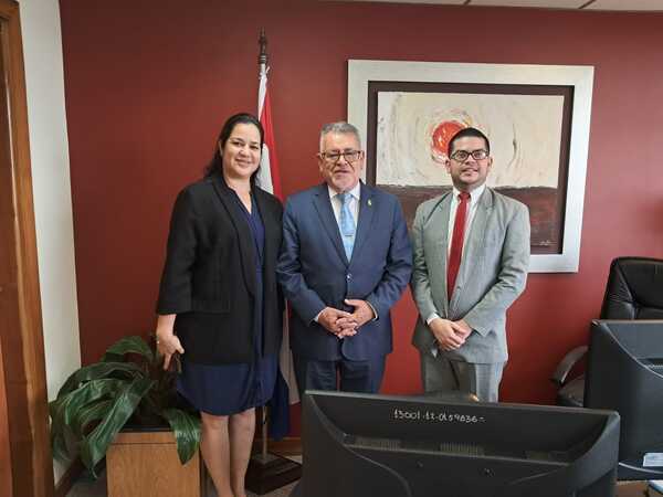 Presidente de la Asociación de Jueces se reúne con gremios para analizar pedido de aumento salarial - Judiciales.net