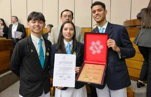 Senado distinguió a estudiantes luqueños por la Medalla de Oro en Abu Dabi •