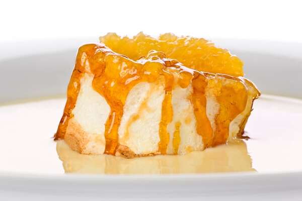 Descubrí cómo preparar la irresistible isla flotante: ¡un postre de ensueño para tu mesa! - Gastronomía - ABC Color