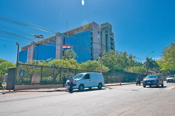 Créditos y depósitos crecen con rentabilidad bancaria en baja