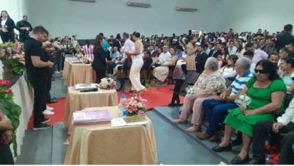 Popular / "Oky el amor" en boda civil en Pedro Juan Caballero