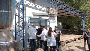 Vecinos de Trinidad exigen intervención por contaminación de frigoríficos - Nacionales - ABC Color