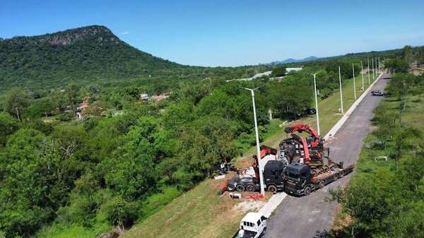 Paraguarí celebra la llegada de la histórica locomotora “Carlos Antonio López” para impulsar el turismo - Nacionales - ABC Color