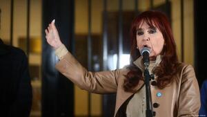 La expresidenta argentina Cristina Fernández vuelve a sentarse en el banquillo de los acusados