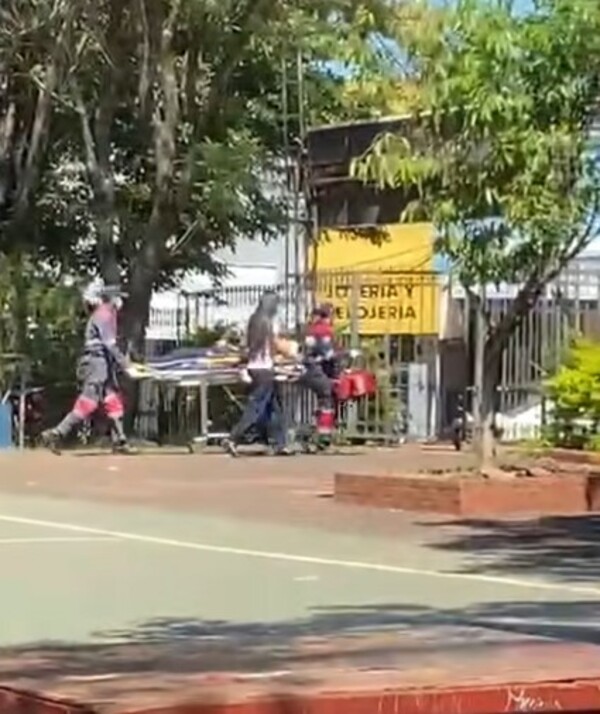 Popular / Pelea entre estudiantes terminó con akâjeka de uno de ellos