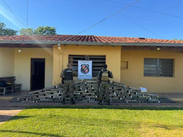 Tras persecución, se incautan de más de una tonelada de marihuana en Caaguazú - Policiales - ABC Color