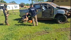 Vuelca camioneta con más de 1.000 kilos de marihuana en Nueva Toledo